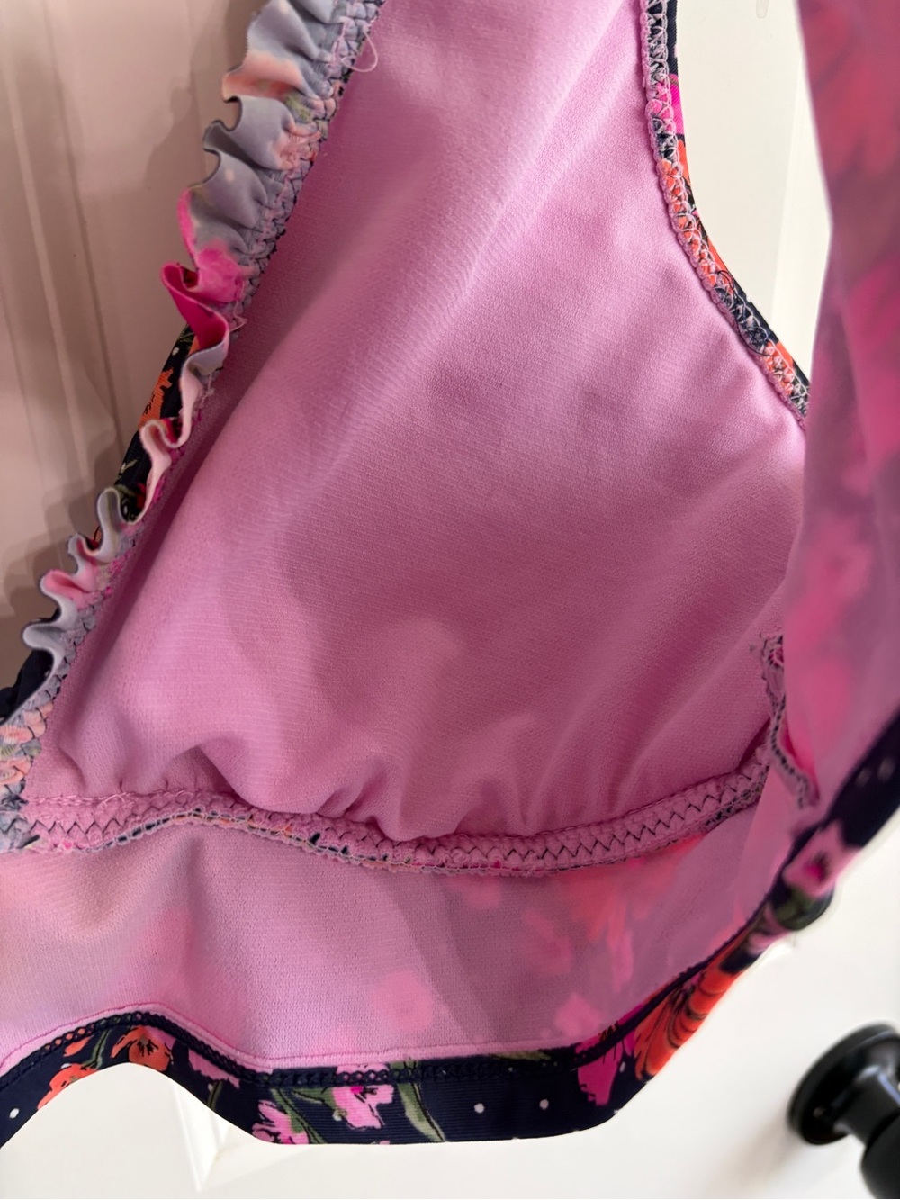 Great condition size L Navy Floral Ruffle bikini top by Shade and Shore. - Picture 5 of 5